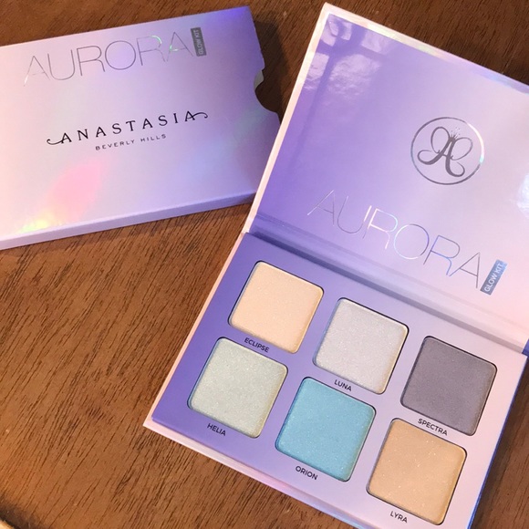 aurora highlighter palette